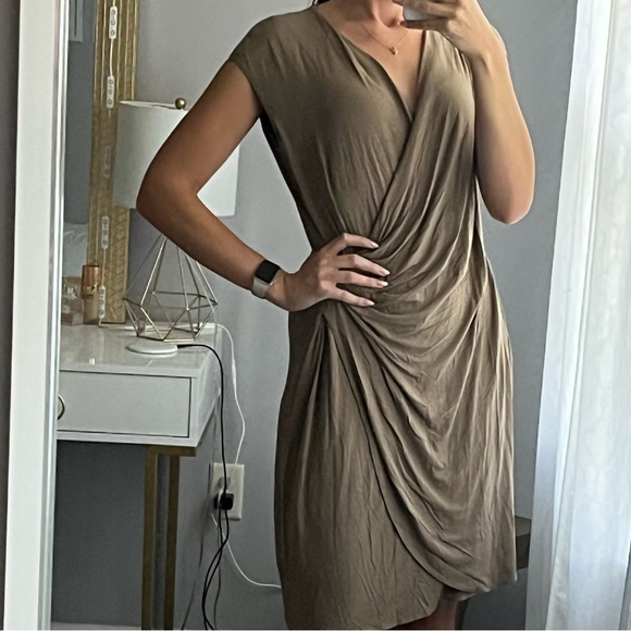 Tommy Bahama Dresses & Skirts - Tommy Bahama Ruched Dress